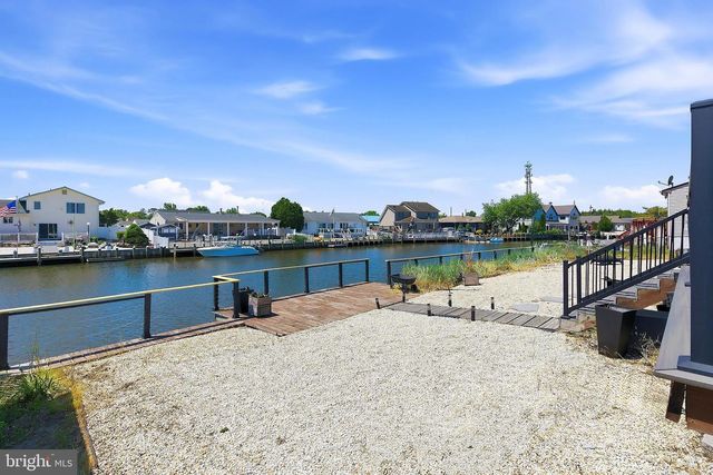 15 PARKERS POINT BLVD, Forked River, NJ 08731