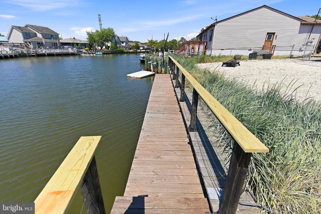15 PARKERS POINT BLVD, Forked River, NJ 08731