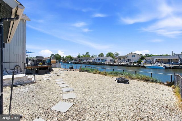 15 PARKERS POINT BLVD, Forked River, NJ 08731