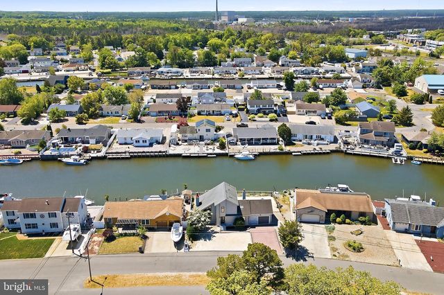 15 PARKERS POINT BLVD, Forked River, NJ 08731