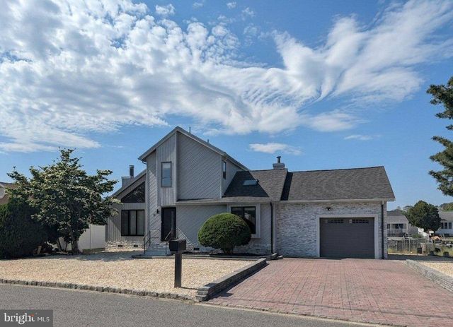 15 PARKERS POINT BLVD, Forked River, NJ 08731