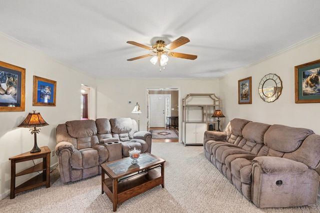 875 Sixteenth Model Rd, Manchester, TN 37355