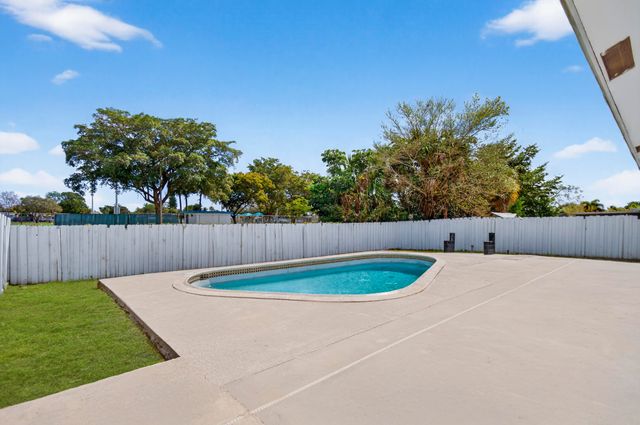 405 SW 78TH Terrace, North Lauderdale, FL 33068