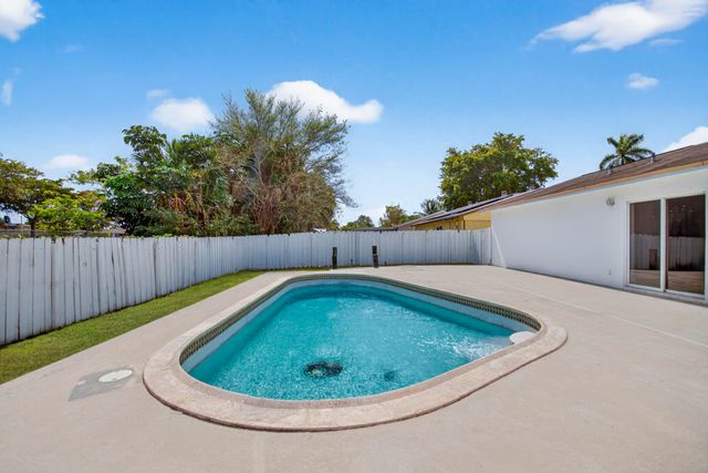 405 SW 78TH Terrace, North Lauderdale, FL 33068