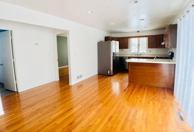 2648 3rd Avenue E, North Saint Paul, MN 55109