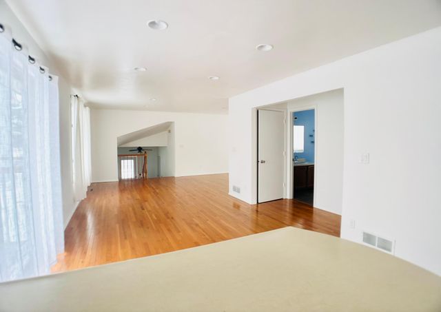 2648 3rd Avenue E, North Saint Paul, MN 55109