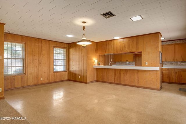 1000 N Avenue D, Crowley, LA 70526