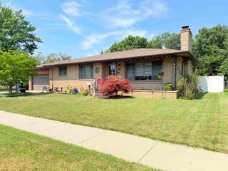 302 W Smith Street, Bay City, MI 48706