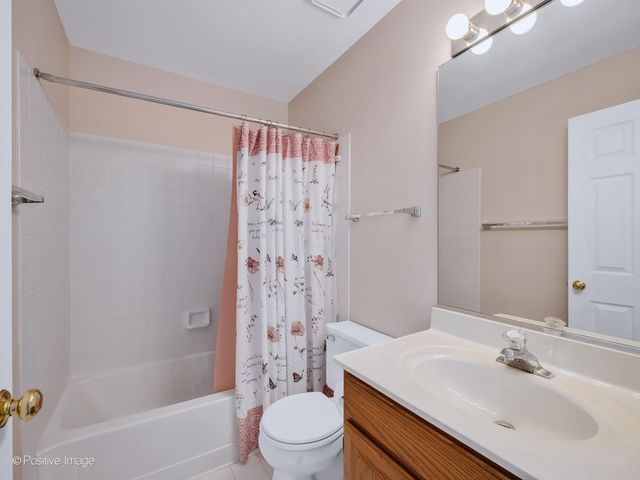 1106 E Wilson Avenue, Lombard, IL 60148