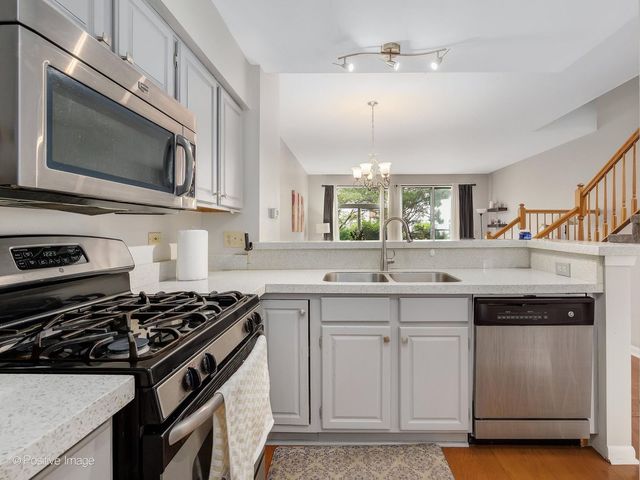 1106 E Wilson Avenue, Lombard, IL 60148