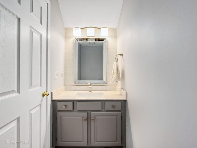 1106 E Wilson Avenue, Lombard, IL 60148
