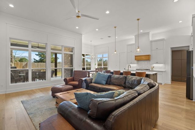 4428 Keechi Creek Rd, Tyler, TX 75703