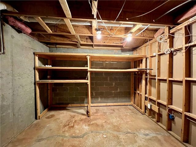 1502 Queen Anne Court, Atlanta, GA 30350