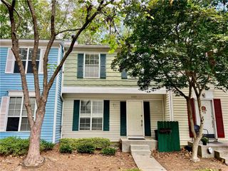 1502 Queen Anne Court, Atlanta, GA 30350