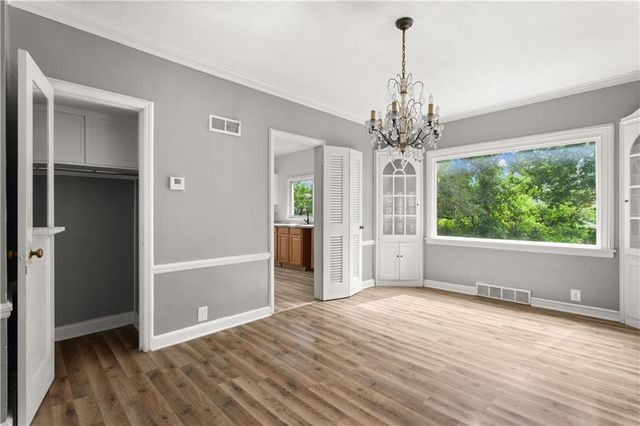2843 Parkwood Boulevard, Kansas City, KS 66104