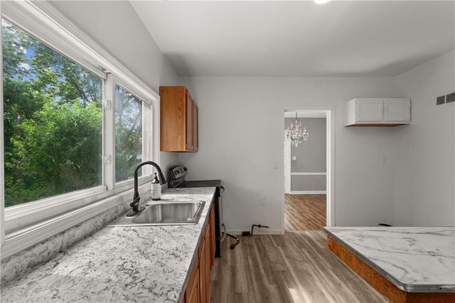 2843 Parkwood Boulevard, Kansas City, KS 66104