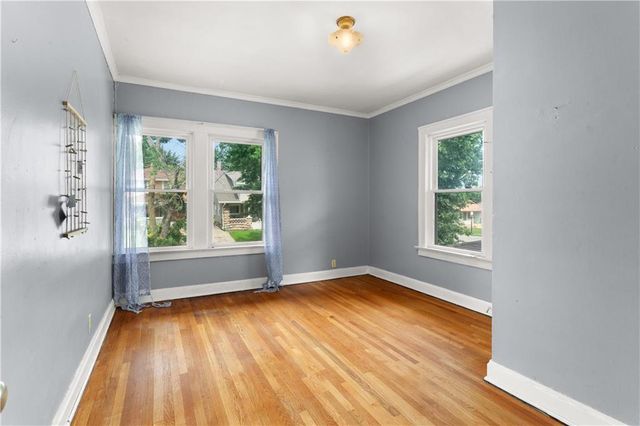2843 Parkwood Boulevard, Kansas City, KS 66104