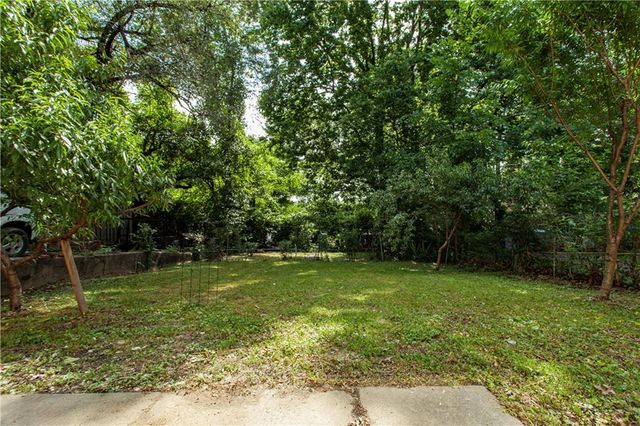 2843 Parkwood Boulevard, Kansas City, KS 66104