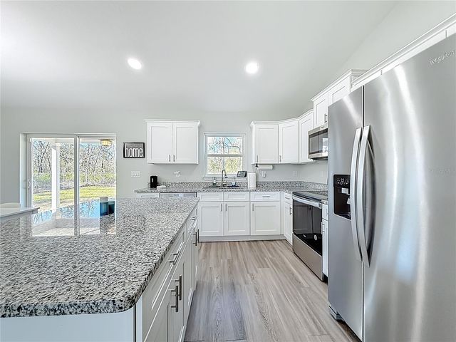 1350 W MANCHESTER DRIVE, Dunnellon, FL 34434