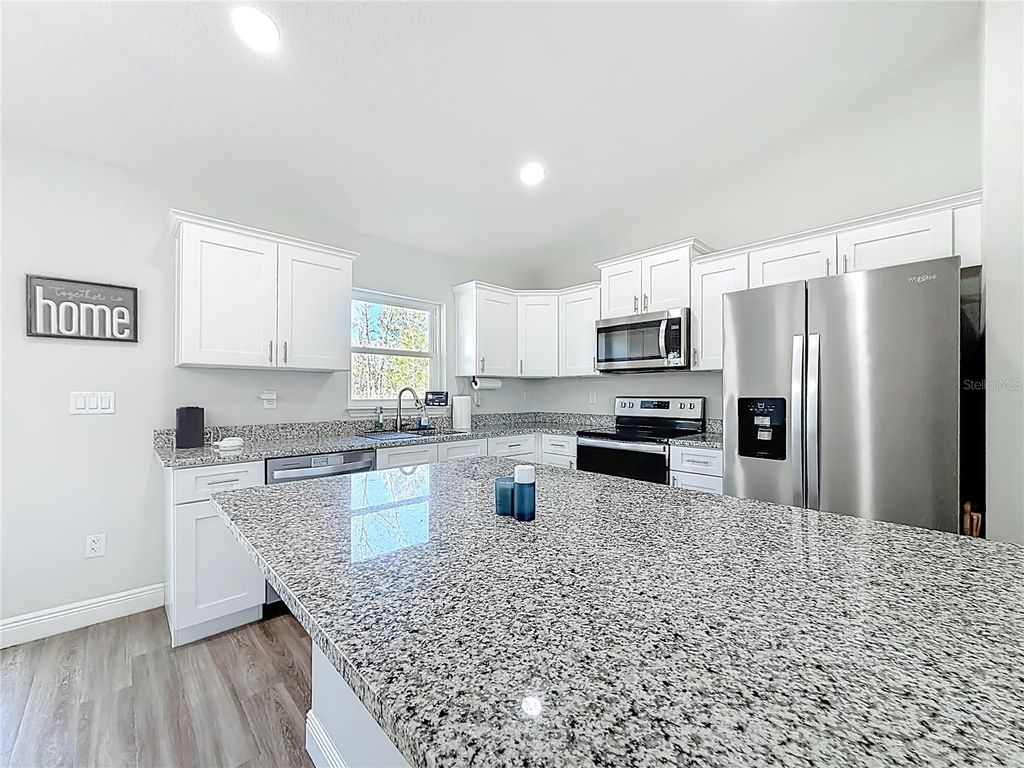 Image 15 of property listing at 1350 W MANCHESTER DRIVE, Dunnellon, FL 34434