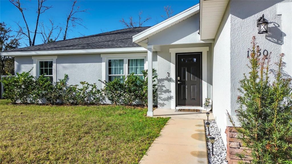 Image 3 of property listing at 1350 W MANCHESTER DRIVE, Dunnellon, FL 34434