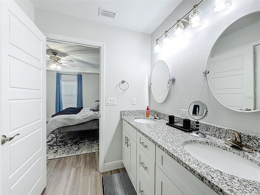 Image 27 of property listing at 1350 W MANCHESTER DRIVE, Dunnellon, FL 34434