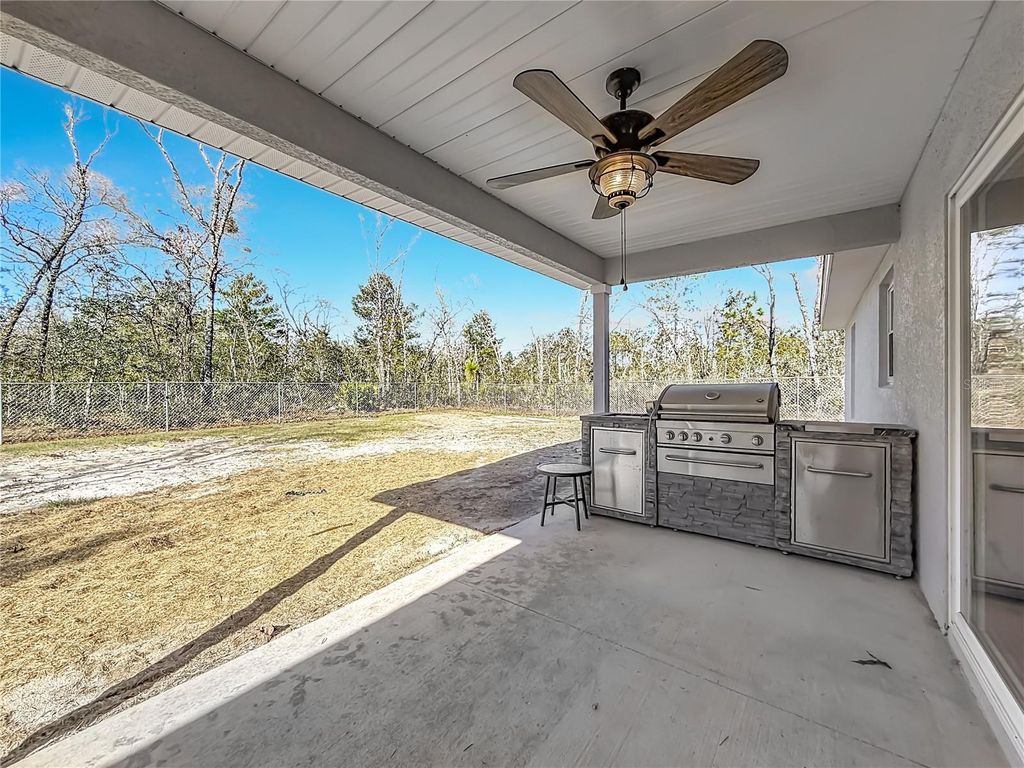 Image 39 of property listing at 1350 W MANCHESTER DRIVE, Dunnellon, FL 34434