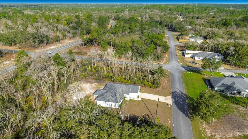 Image 49 of property listing at 1350 W MANCHESTER DRIVE, Dunnellon, FL 34434