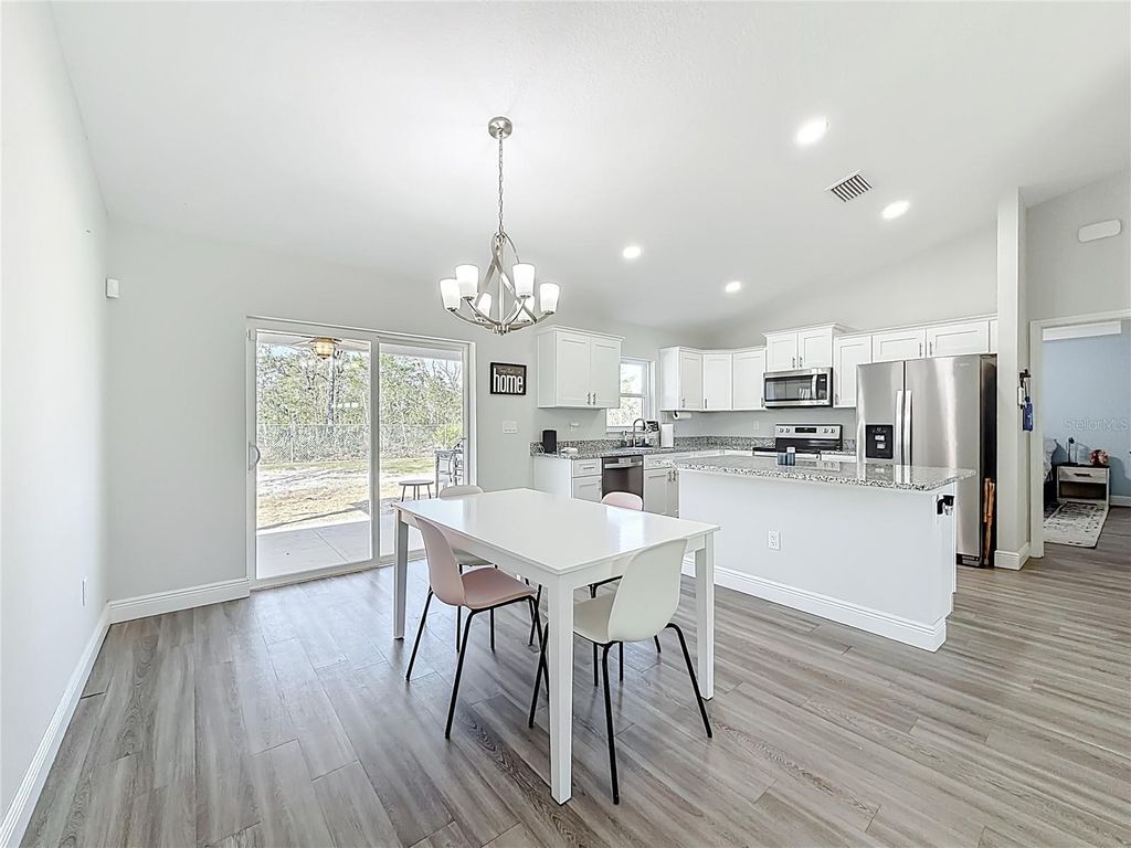 Image 9 of property listing at 1350 W MANCHESTER DRIVE, Dunnellon, FL 34434