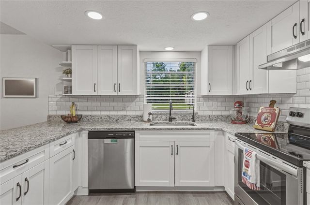 37320 MOORE DRIVE, Dade City, FL 33525