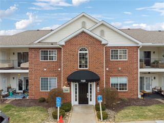 700 Hidden Ridge Court 302, South Park, PA 15129
