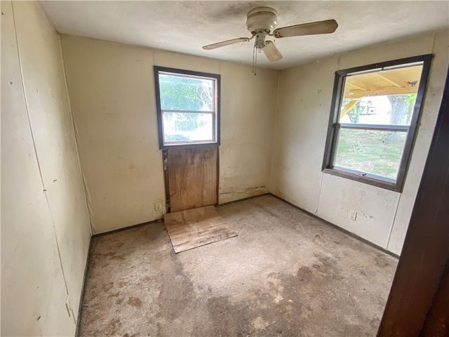 544 S Vista Dr, Sandia, TX 78383