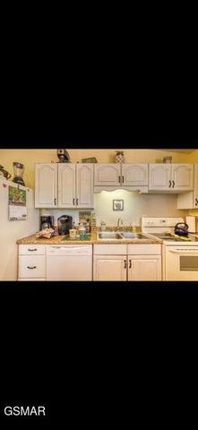 2765 Grassy Branch Loop, Sevierville, TN 37876