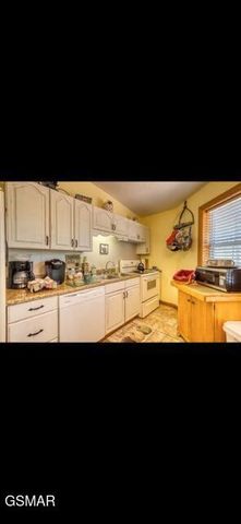 2765 Grassy Branch Loop, Sevierville, TN 37876