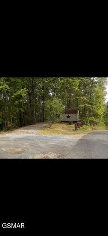2765 Grassy Branch Loop, Sevierville, TN 37876