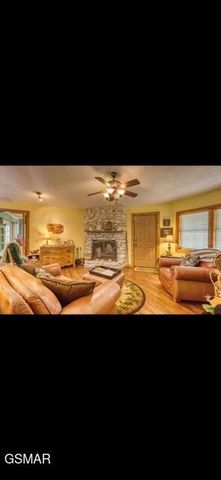 2765 Grassy Branch Loop, Sevierville, TN 37876