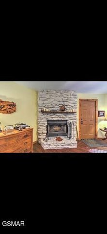 2765 Grassy Branch Loop, Sevierville, TN 37876