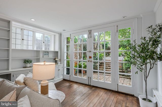 1528 33RD ST NW, Washington, DC 20007