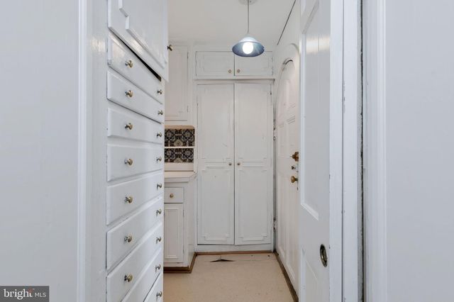 1528 33RD ST NW, Washington, DC 20007