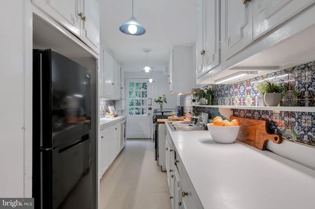 1528 33RD ST NW, Washington, DC 20007