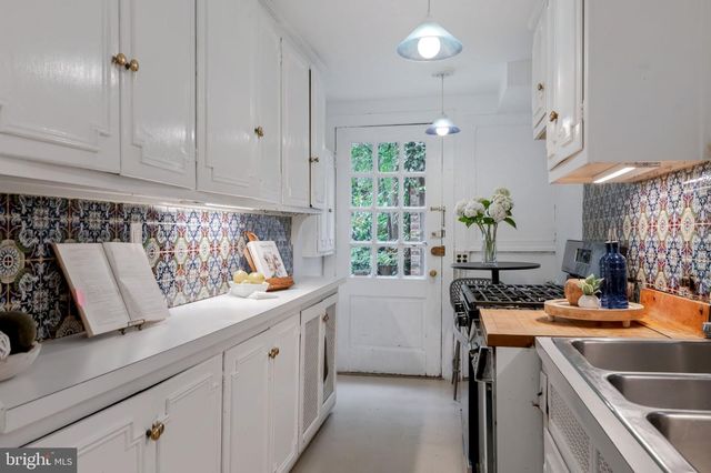1528 33RD ST NW, Washington, DC 20007