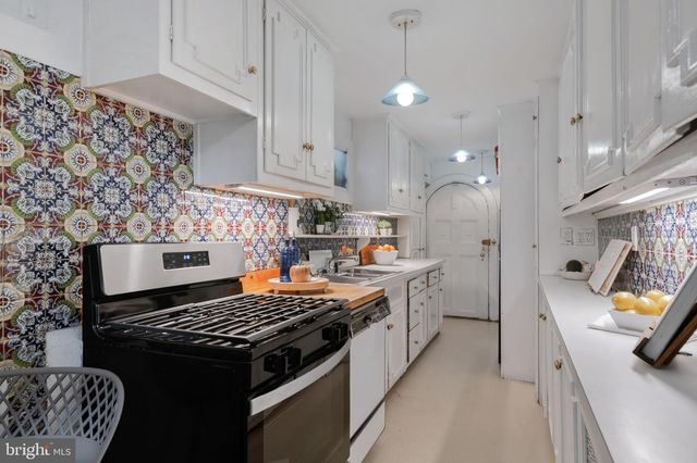 1528 33RD ST NW, Washington, DC 20007