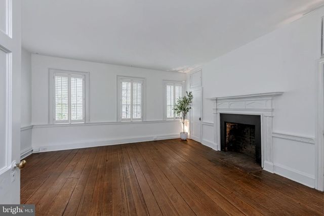 1528 33RD ST NW, Washington, DC 20007
