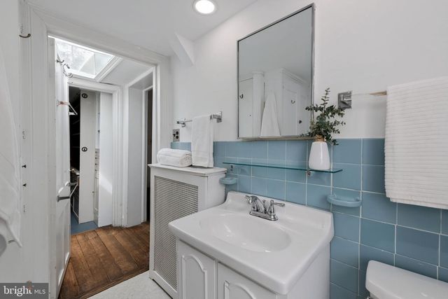1528 33RD ST NW, Washington, DC 20007