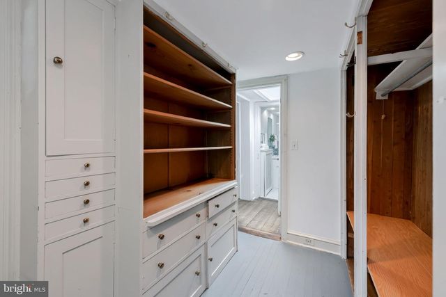 1528 33RD ST NW, Washington, DC 20007