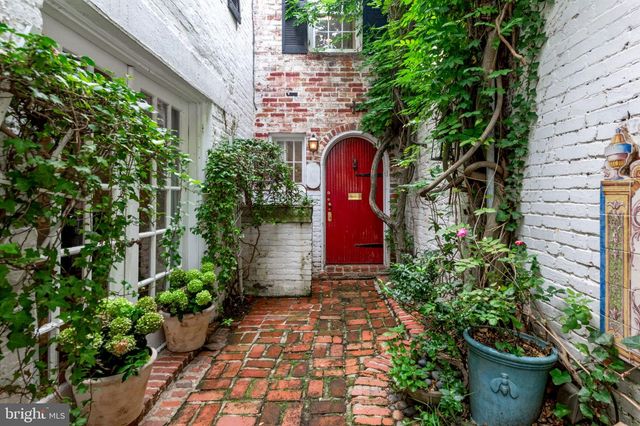 1528 33RD ST NW, Washington, DC 20007