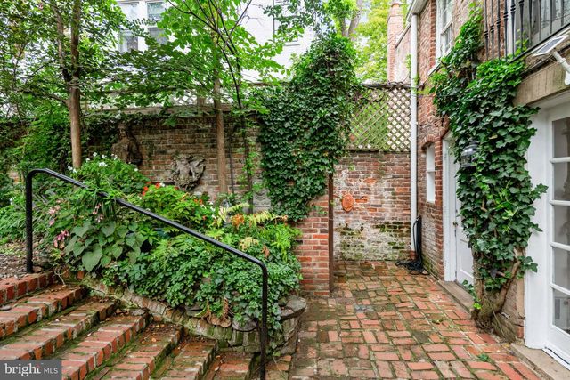 1528 33RD ST NW, Washington, DC 20007