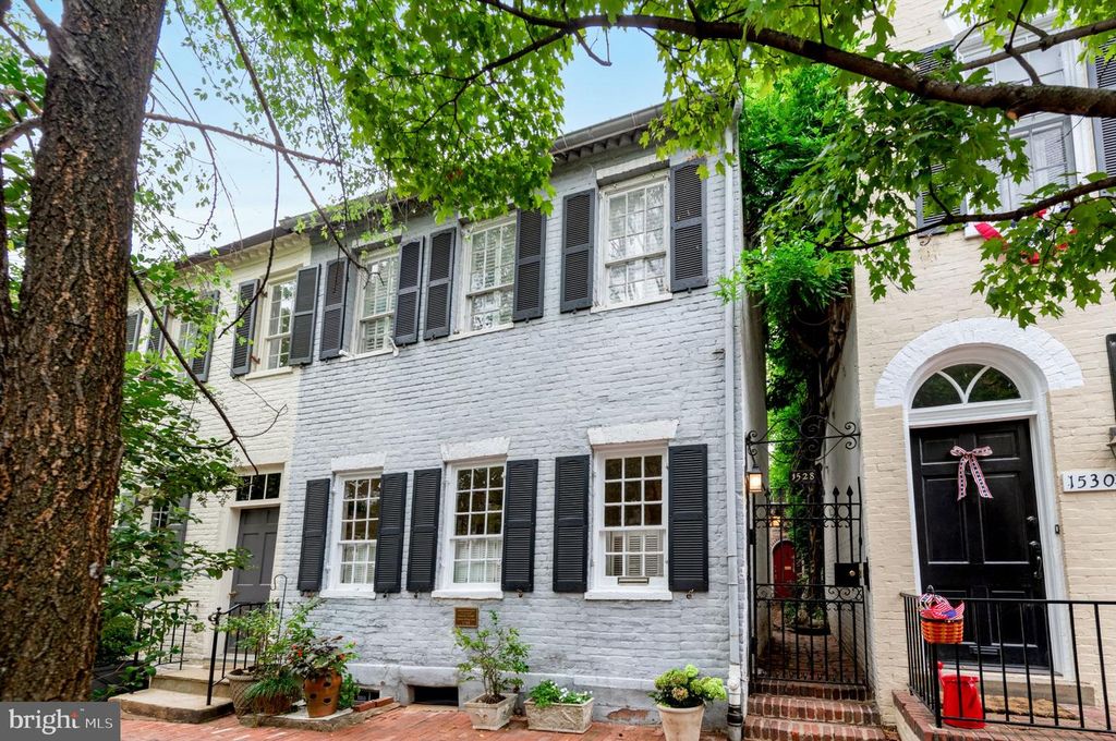 1528 33RD ST NW, Washington, DC 20007