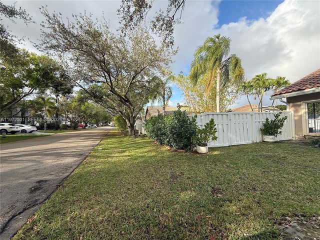 6263 NW 42nd Ct, Coral Springs, FL 33067