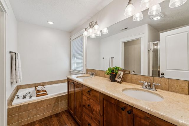 2917 E Shadowband St, Eagle, ID 83616